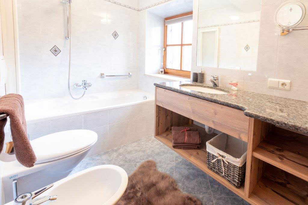 Ferienwohnung Laugn - Badezimmer